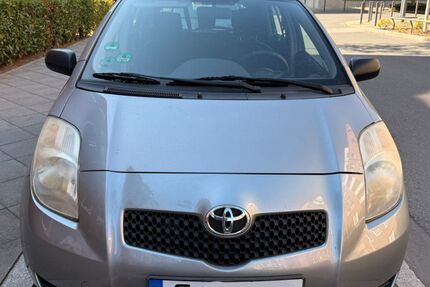 Toyota Yaris 140.000 km 3.490 &euro; Darmstadt-Arheilgen 64291