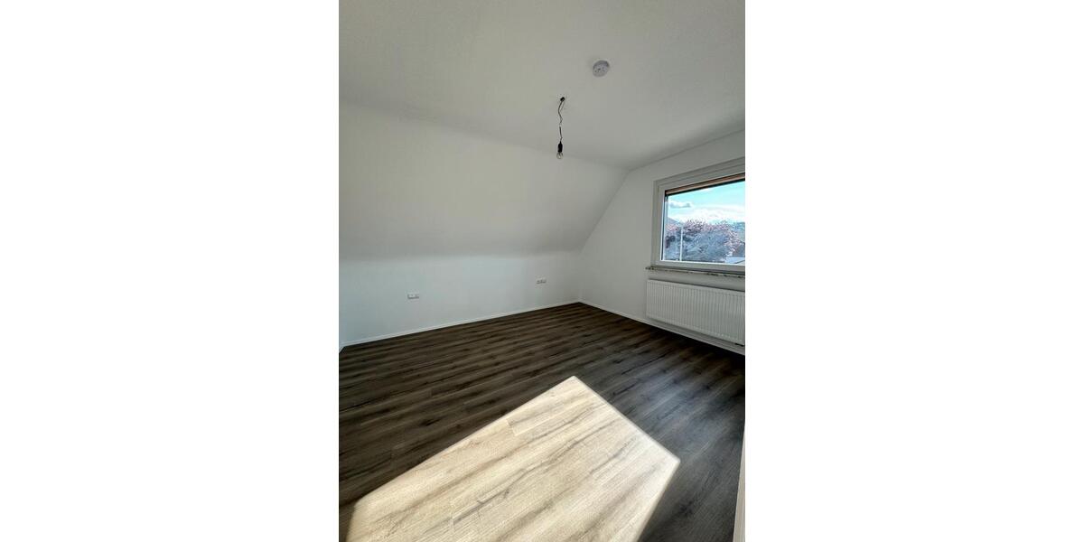 Dachgeschoßwohnung Erbach - 3 Zimmer, 65 m&sup2;, 700&euro; | Angebot:25843162