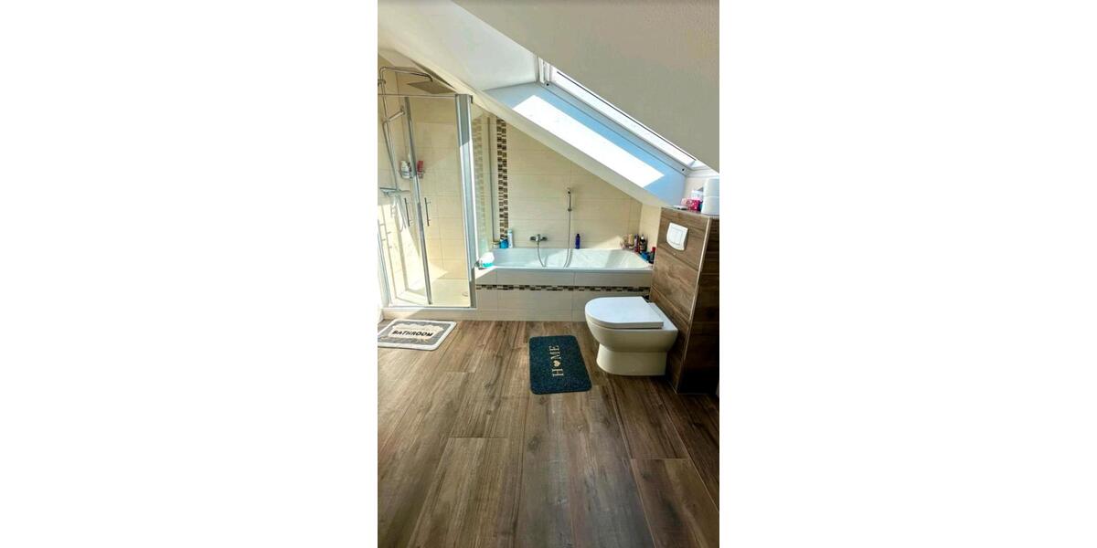 Dachgeschoßwohnung Niederwerrn - 5 Zimmer, 110 m&sup2;, 305.000&euro; | Angebot:24703388