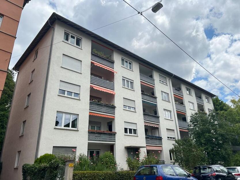 Großzügige 5-Zimmer-Wohnung mit zwei Balkonen, Garage & Mansarde