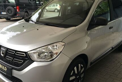 Dacia Lodgy 65.383 km 13.980 &euro; Berlin 10315