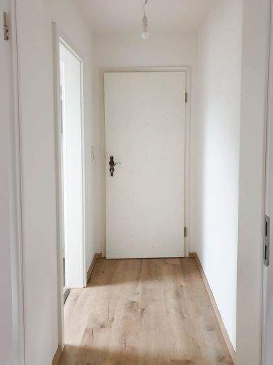 Etagenwohnung Gersdorf - 3 Zimmer, 67 m&sup2;, 400&euro; | Angebot:26694589