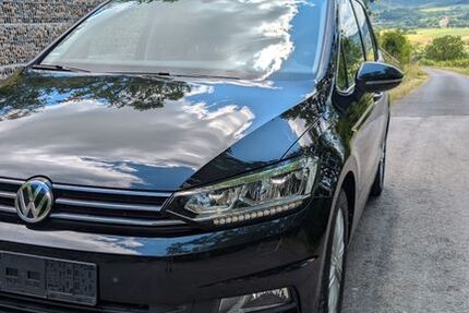 VW Touran 146.781 km 14.300 &euro; Zeil a. Main 97475