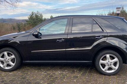 Mercedes-Benz ML 280 178.356 km 10.950 € Drognitz 07338