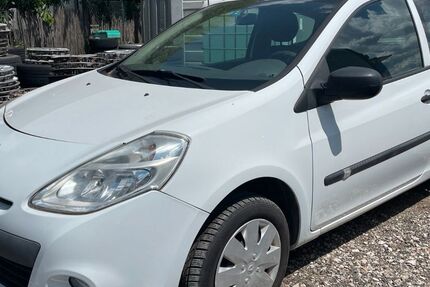 Renault Clio 107.000 km 2.000 &euro; Nürnberg 90427