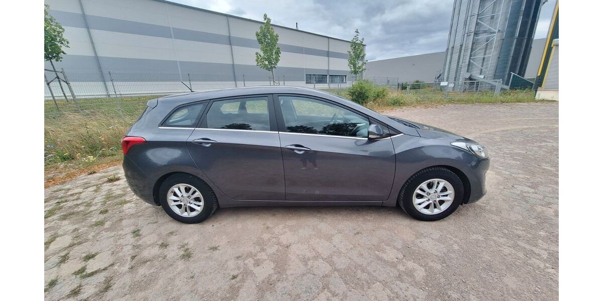 Hyundai i30 130.000 km 7.400 &euro; Arnstadt 99310