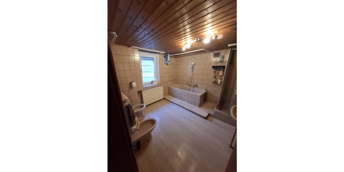 Einfamilienhaus Albstadt Gemarkung Onstmettingen - 7 Zimmer, 140 m&sup2;, 920&euro; | Angebot:26611076