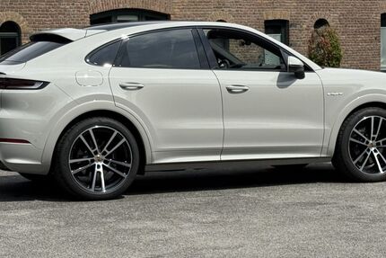Porsche Cayenne 9.900 km 124.790 &euro; Frechen (bei Köln) 50226
