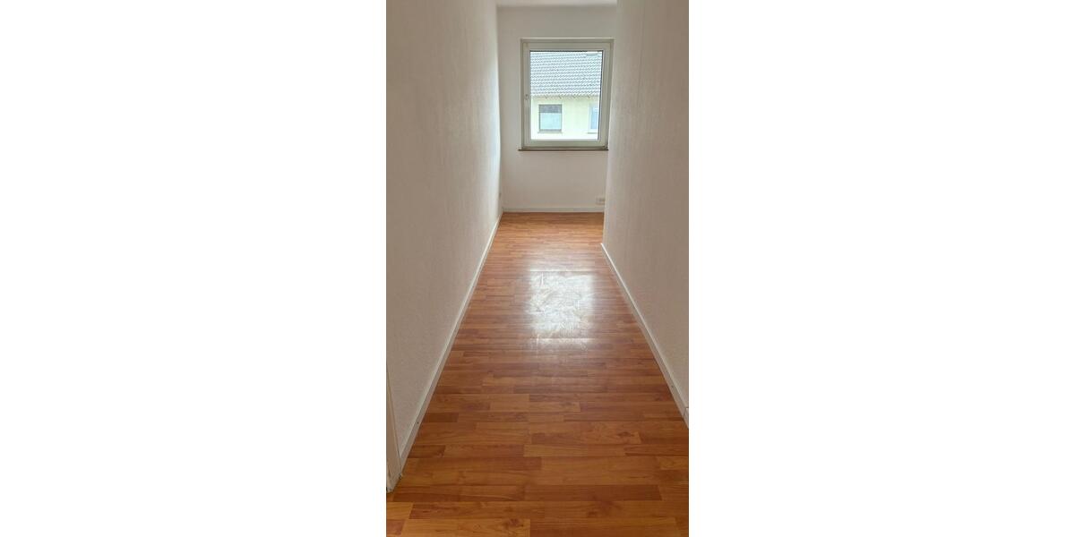 Dachgeschoßwohnung Bad Pyrmont - 3 Zimmer, 90 m&sup2;, 650&euro; | Angebot:26285955