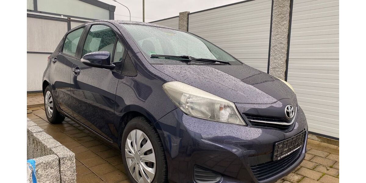 Toyota Yaris 200.000 km 4.200 &euro; Illertissen 89257