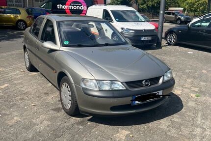 Opel Vectra 97.000 km 1.550 € Frankfurt 60386
