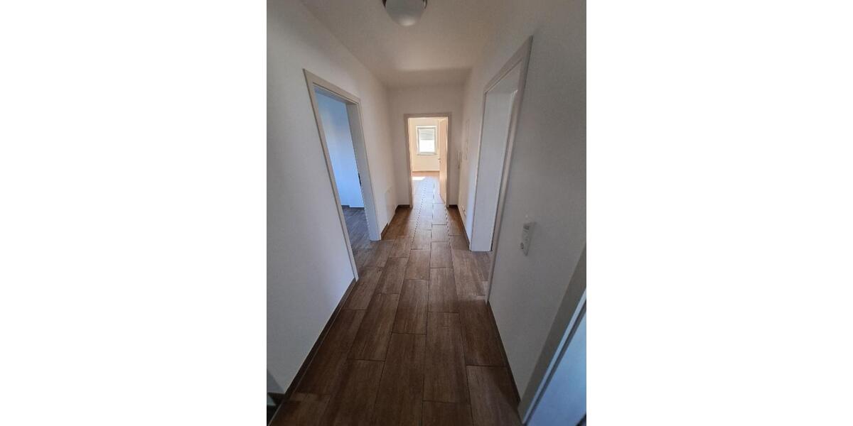 Erdgeschoßwohnung Pfarrkirchen - 6.5 Zimmer, 142 m&sup2;, 1.200&euro; | Angebot:25368778