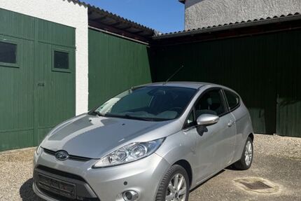 Ford Fiesta 81.000 km 4.200 &euro; Ecknach 86551