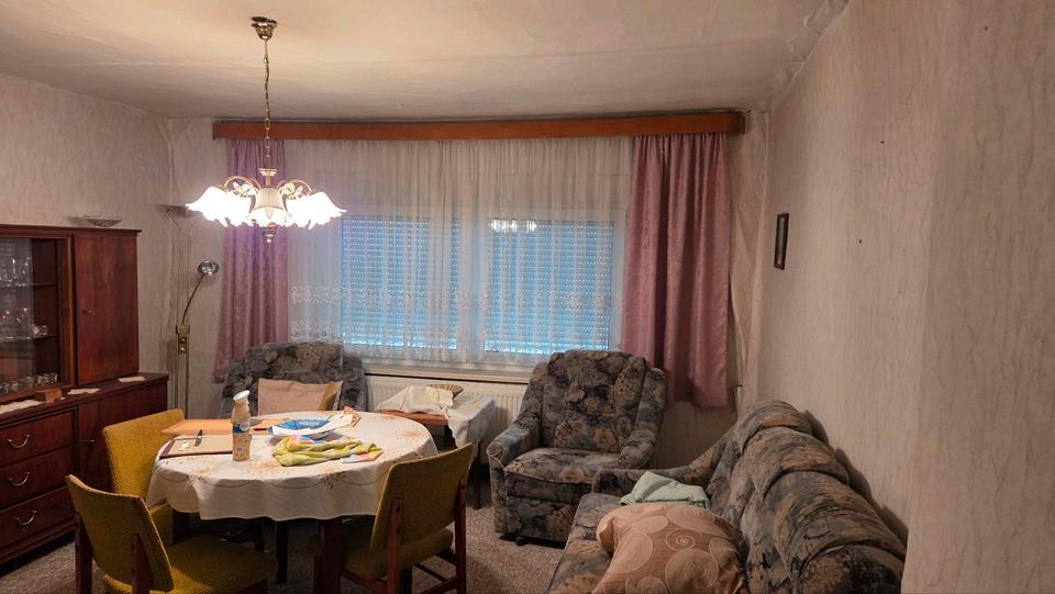 Reihenhaus Hettstedt - 3 Zimmer, 130 m&sup2;, 35.000&euro; | Angebot:27126510