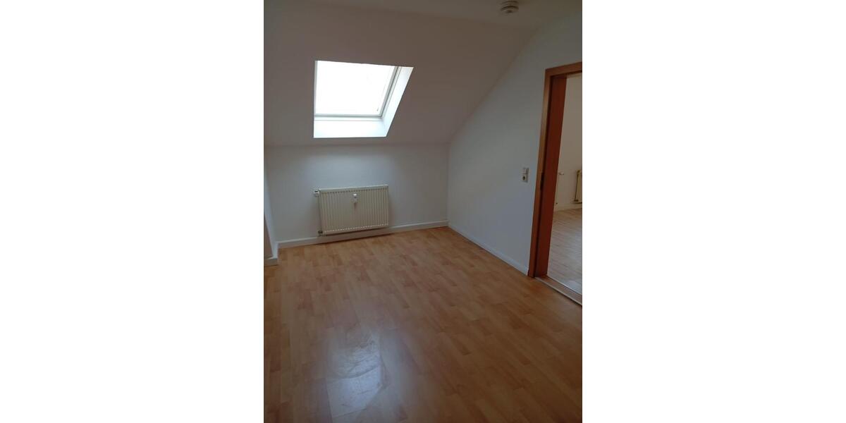 Dachgeschoßwohnung Freital - 3 Zimmer, 68 m&sup2;, 470&euro; | Angebot:25378460