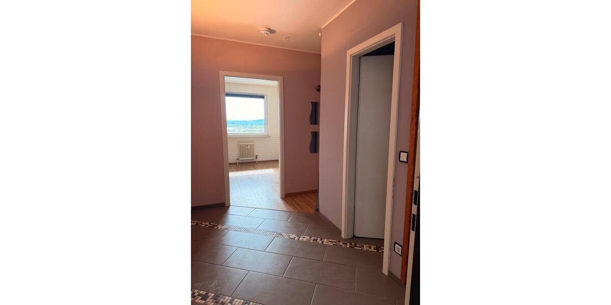 Etagenwohnung Ingelheim am Rhein - 4 Zimmer, 100 m&sup2;, 320.000&euro; | Angebot:26556486