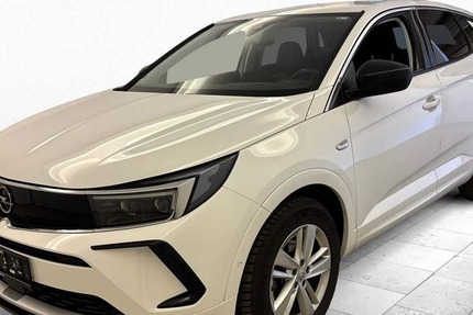 Opel Grandland ELEGANCE AUTOMATIK 1.HD ALCANTARA/AHK 36.489 km 22.990 &euro; Hatten 26209