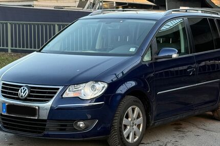 VW Touran 274.000 km 2.000 &euro; Reutlingen 72760
