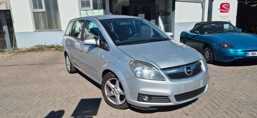 Opel Zafira 199.000 km 2.600 € Reinfeld (Holstein) 23858
