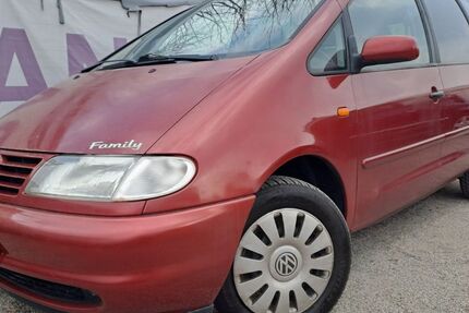 VW Sharan 111.152 km 3.950 € Limbach-Oberfrohna 09212