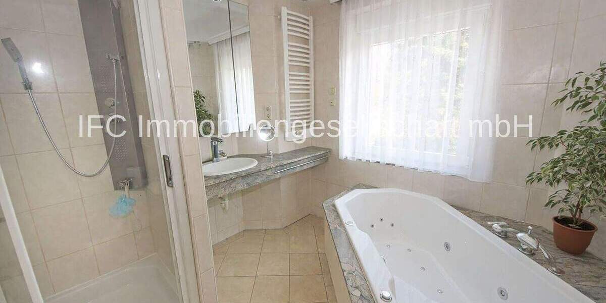 Bungalow Gräfenhainichen - 4 Zimmer, 139 m&sup2;, 385.000&euro; | Angebot:25822462