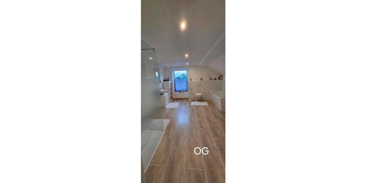 Einfamilienhaus Wesselburen - 11 Zimmer, 250 m&sup2;, 399.000&euro; | Angebot:26184303