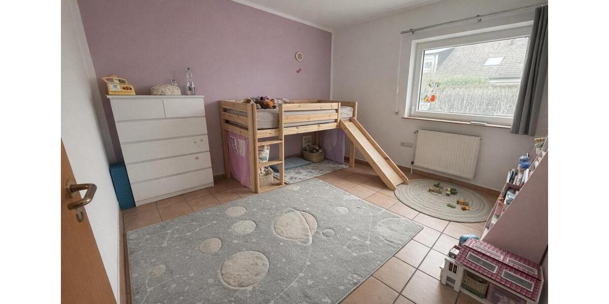 Bungalow Bonn Hardtberg - 4 Zimmer, 165 m&sup2;, 2.145&euro; | Angebot:24817351