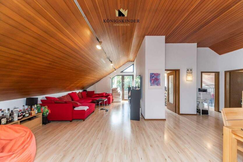 Dreifamilienhaus mit großem Grundstück und Entwicklungspotenzial 9 zimmer