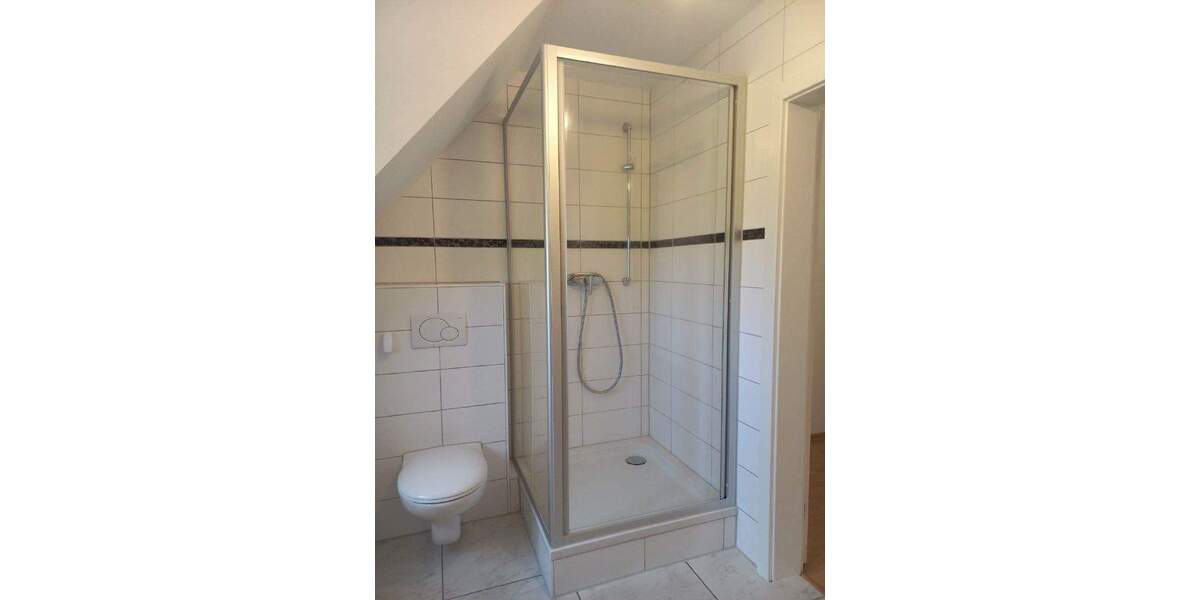 Schöne, helle DG-Wohnung in Uninähe ab sofort zu vermieten 3 zimmer