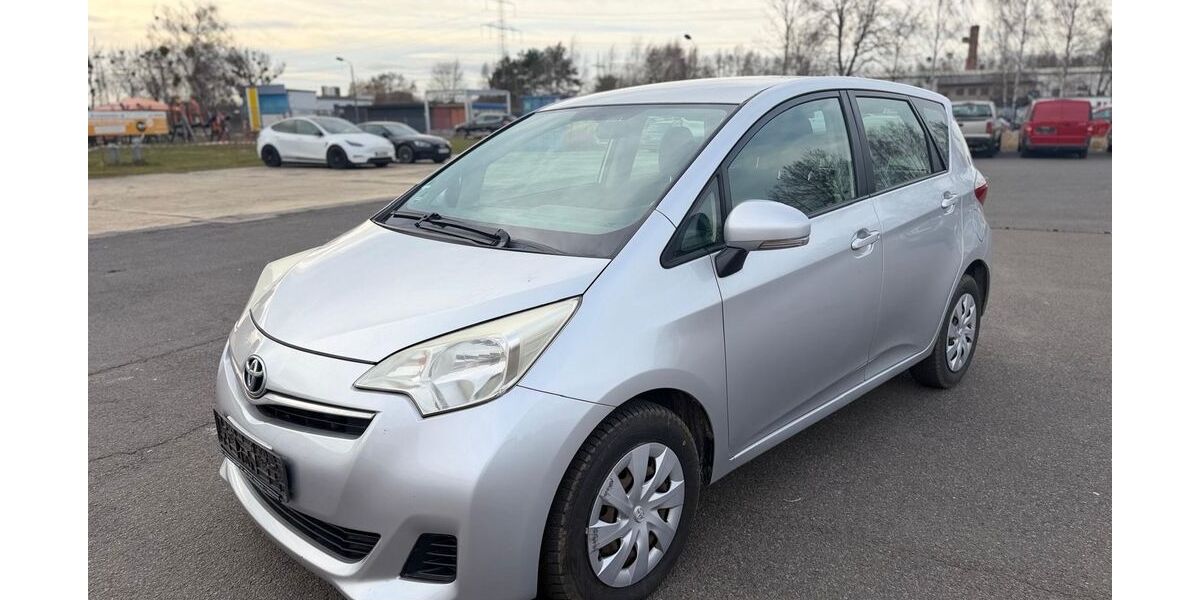 Toyota Verso-S 94.000 km 5.700 &euro; Velten 16727