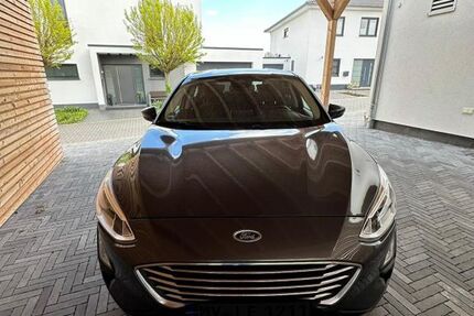 Ford Focus 85.000 km 12.200 &euro; Kruft 56642