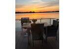 Ein Zuhause, auf dem Wasser oder im Hafen, exklusives Hausboot Neubau 2023 - Ferienhaus Jabel b Waren | Angebot:27142509