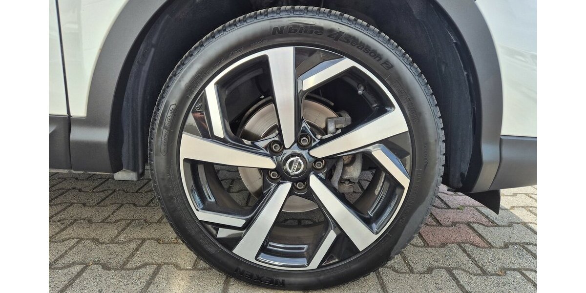 Nissan Qashqai Akari, Kamera, Android Auto, Panoramadach, 72.315 km 18.390 &euro; Rodgau 63110