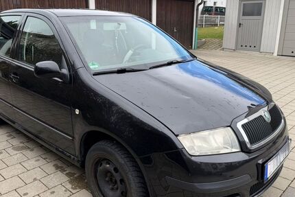 Skoda Fabia 272.000 km 2.499 &euro; Durach 87471
