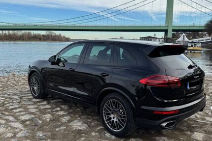 Porsche Cayenne 140.584 km 32.999 € Köln 50674