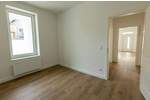 Helle 4-Zimmer-Wohnung mit kleinem Garten und Stellplatz – Erstbezug nach Sanierung