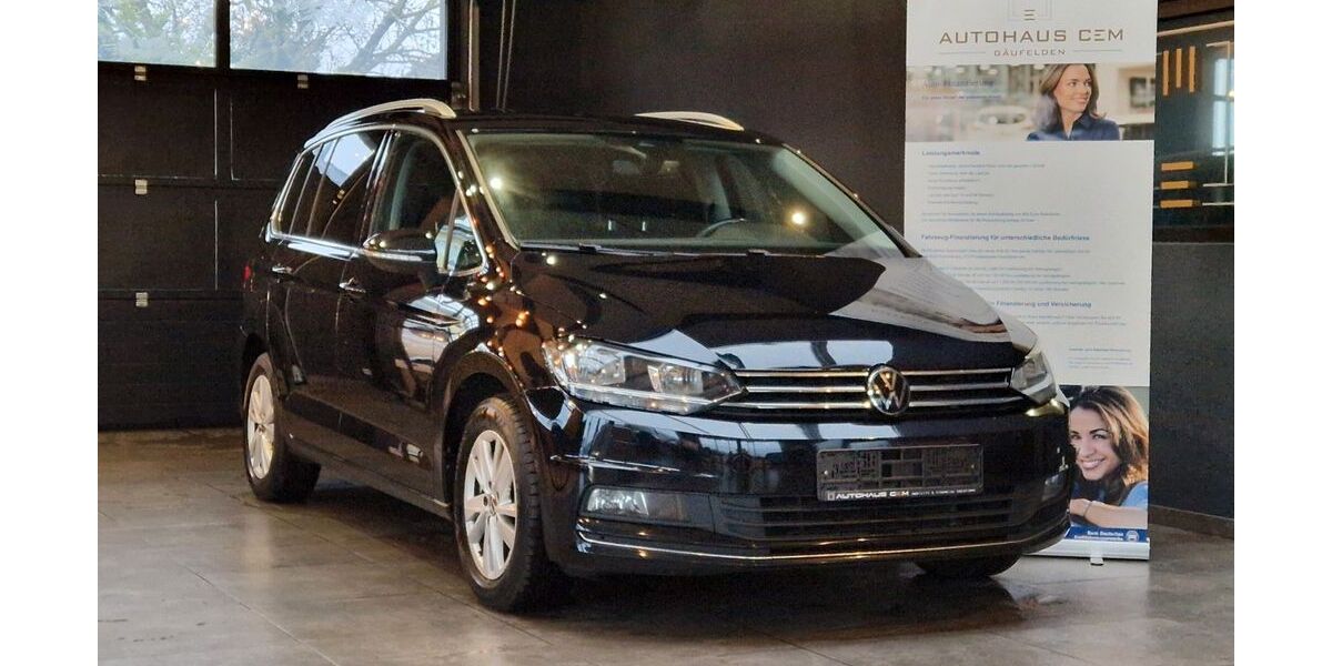 VW Touran 59.000 km 26.999 &euro; Gäufelden 71126