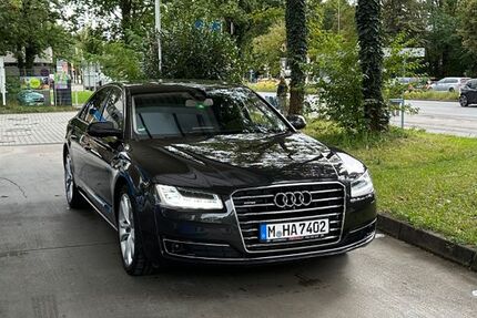 Audi A8 214.000 km 22.999 &euro; München 80939