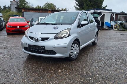 Toyota Aygo (X) 117.000 km 2.290 € Tuttlingen 78532