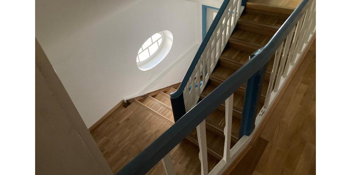 Große, helle 4,5 Zimmer Wohnung mit Balkon 4.5 zimmer