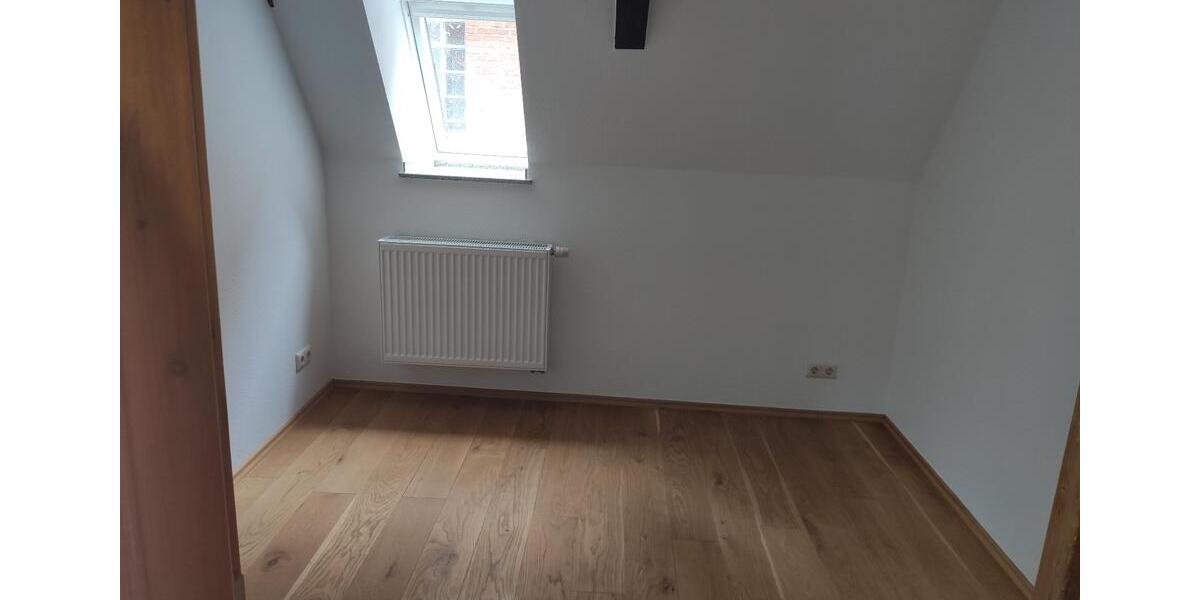 Dachgeschoßwohnung Husum - 3 Zimmer, 95 m&sup2;, 780&euro; | Angebot:26415327