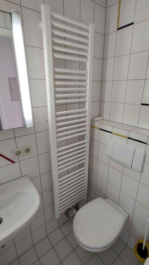 Gute Lage, hell, ruhig, frisch renoviert 1 zimmer