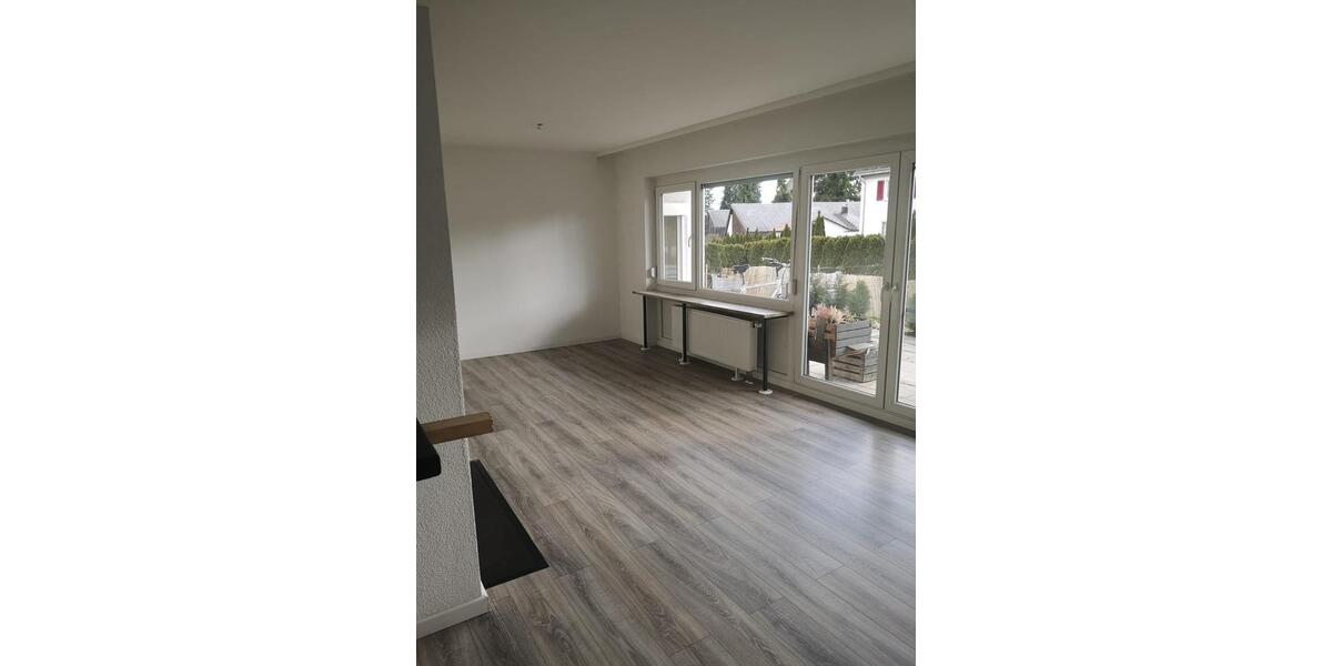 Erdgeschoßwohnung Villingen-Schwenningen Schwenningen - 3 Zimmer, 105 m&sup2;, 960&euro; | Angebot:26336057