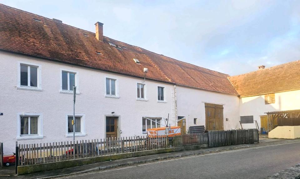 Haus, Scheune, Grillplatz, Hof, Stellplätze ,Garage 5 zimmer