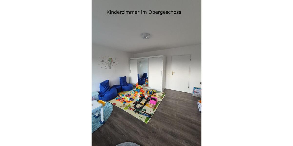 Ohne Provision: zweigeschossige Wohnung mit Garage in FKB 5 zimmer