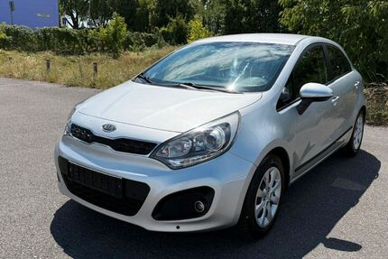 Kia Rio 99.998 km 4.499 &euro; Berlin 12057