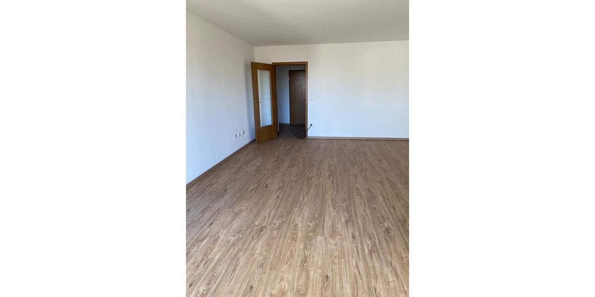 Etagenwohnung Waldheim - 3 Zimmer, 67 m&sup2;, 675&euro; | Angebot:25932533