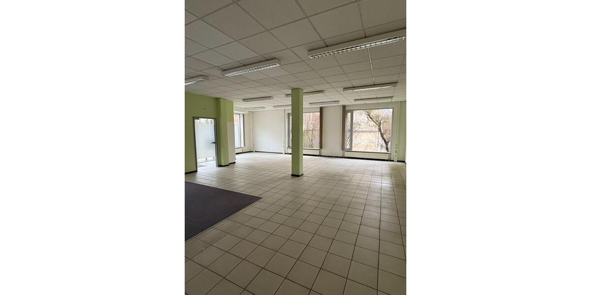 Großzügige Gewerbeeinheit Zentrum Su.- Ro.zu vermieten zimmer