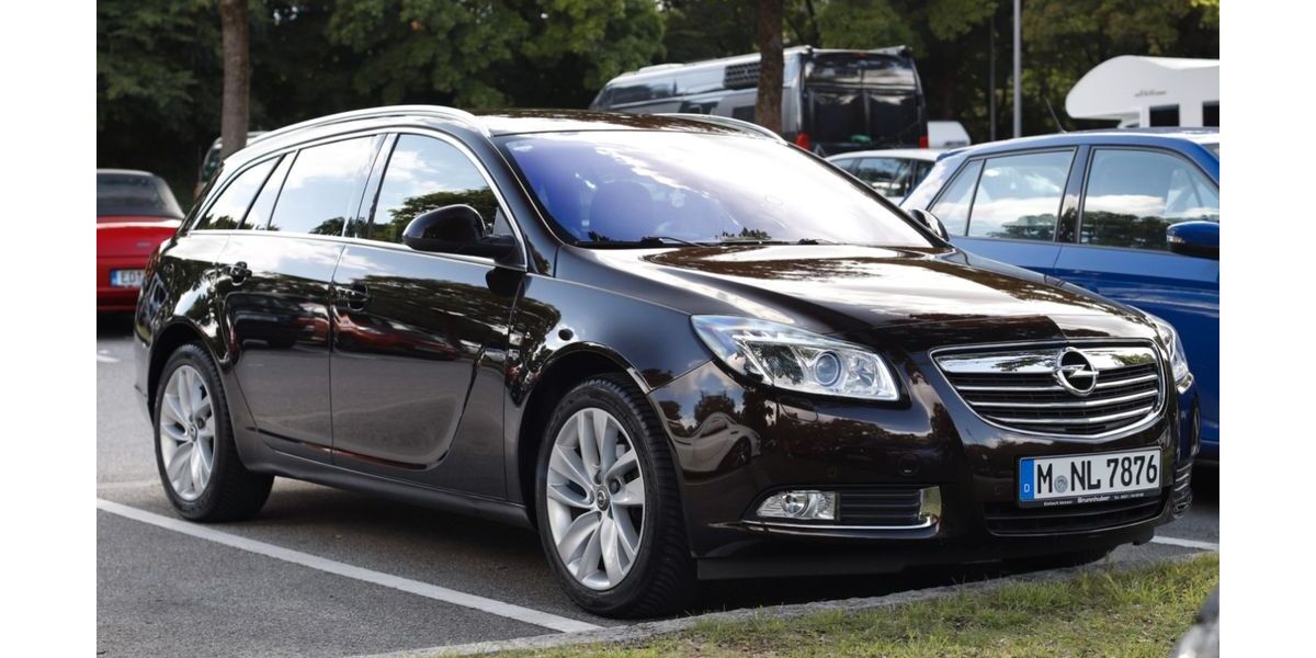 Opel Insignia 103.300 km 8.300 &euro; München 80807
