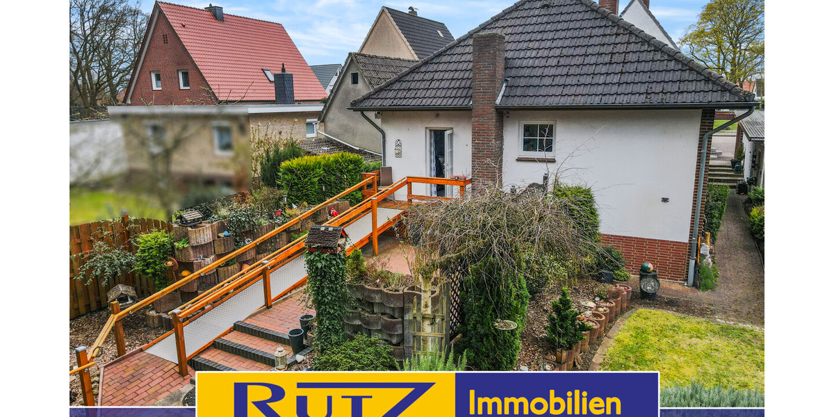 Delmenhorst-Annenheide Gepflegter Walmdachbungalow mit schönem Garten in zweiter Reihe - Bungalow Delmenhorst / Annenheide Annenheide | Angebot:26355215